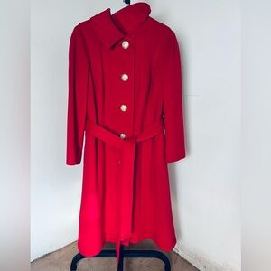 Cashmere Coat in Rose Red